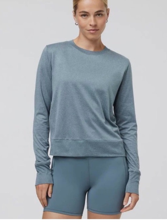Vuori Tops - ⭐️Vuori Daydream Heather Blue Crewneck Long Sleeve Top XL⭐️